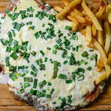 SUPREMA CON SALSA (verdeo, roquefort, champignon)